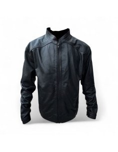 Chamarra modelo Guess Piel de Borrego color Negro