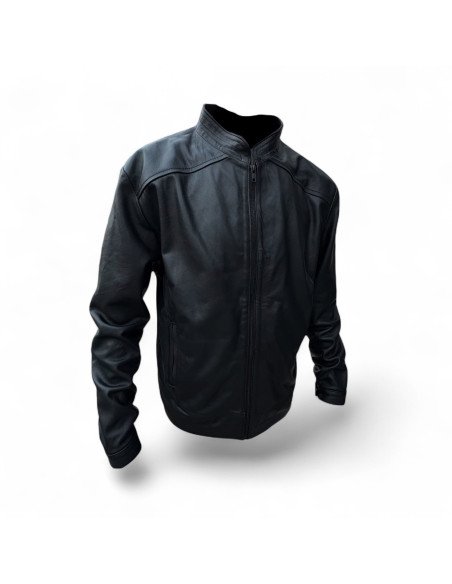 Chamarra modelo Guess Piel de Borrego color Negro