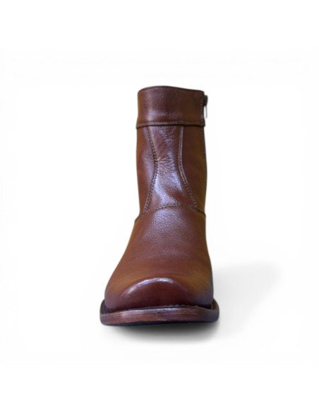 Botin de Caballero Estilo Mateo Horma Dubai Venado color Brandy