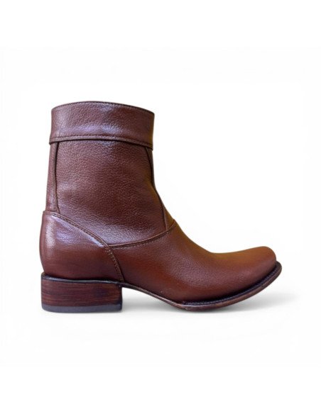 Botin de Caballero Estilo Mateo Horma Dubai Venado color Brandy